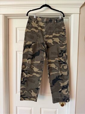 Kut from the Kloth Ashton Barrel Leg sz 4